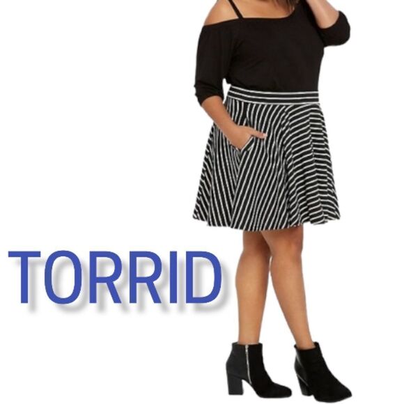 TORRID Black White Striped Circle Skater Skirt 3X - Picture 1 of 9